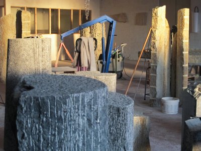 Klaar Cornelis - Steensculptuur, Beeldhouwwerk in steen
