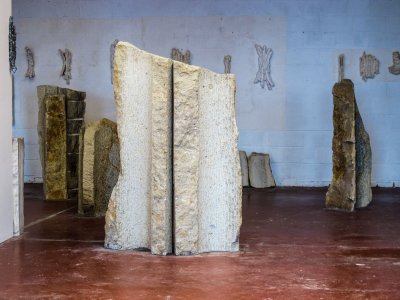 Klaar Cornelis - Steensculptuur, Beeldhouwwerk in steen